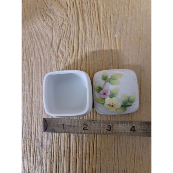 Norcrest Porcelain Trinket Box - Picture 6 of 6